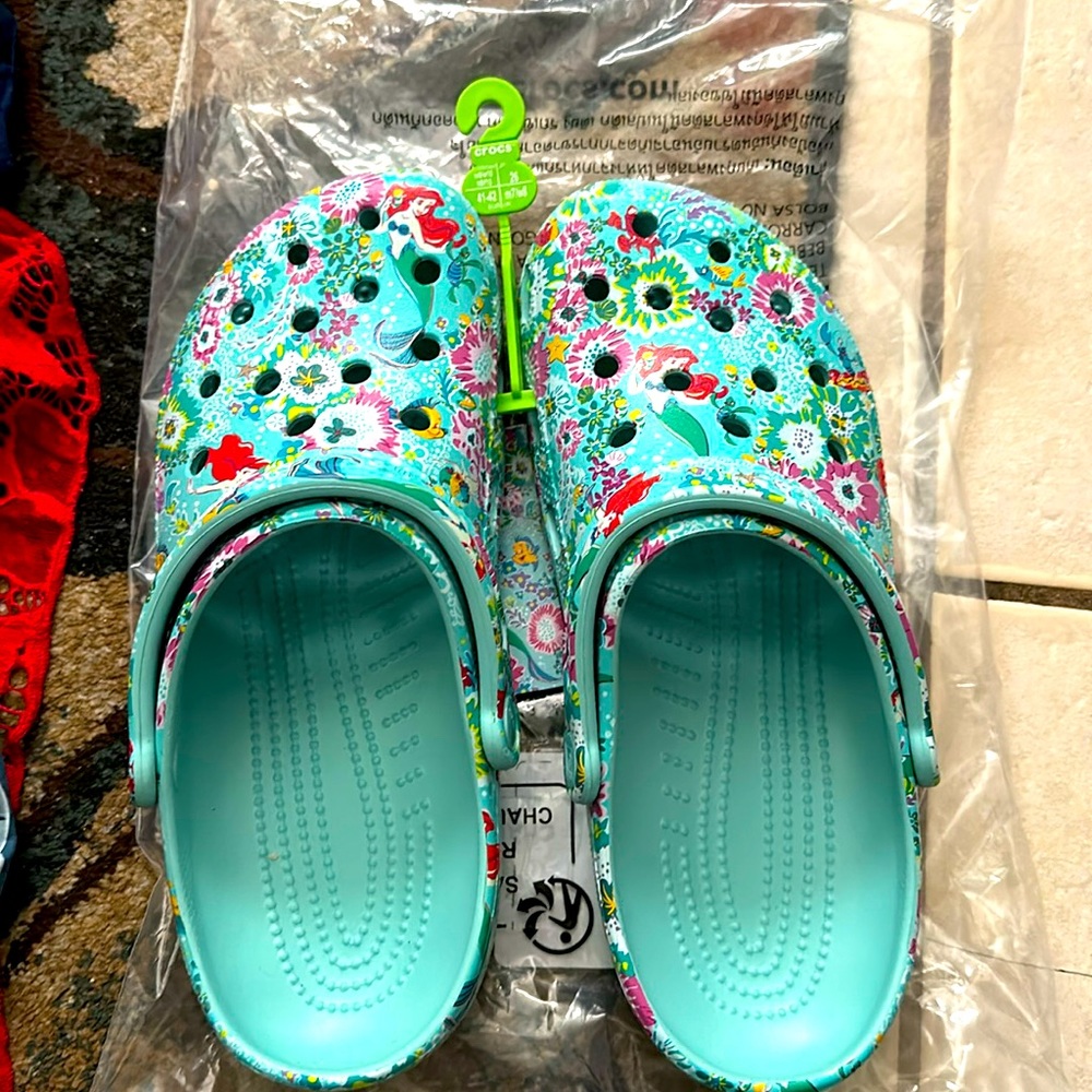 The little mermaid Crocs women’s size 10